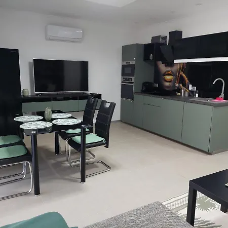 Sweet Apartman Apartment Balatonszarszo